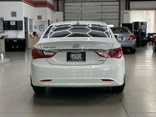 2011 Hyundai SONATA Limited
