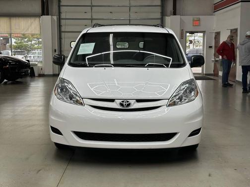 2008 Toyota Sienna LE
