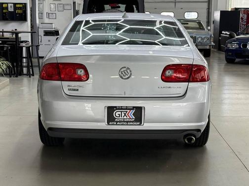 Quicksilver Metallic 2011 Buick Lucerne CX