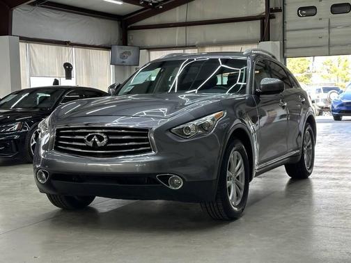 2016 INFINITI QX70 Base
