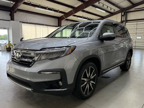 Lunar Silver Metallic 2020 Honda Pilot Touring 8-Passenger