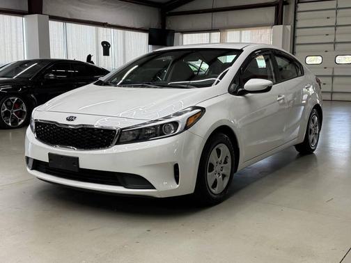 Snow White Pearl 2018 Kia Forte LX