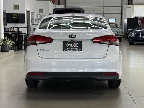 Snow White Pearl 2018 Kia Forte LX