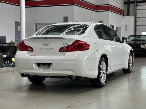 2009 INFINITI G37x Base