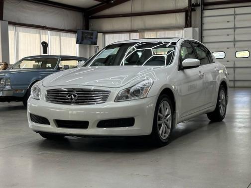 2009 INFINITI G37x Base