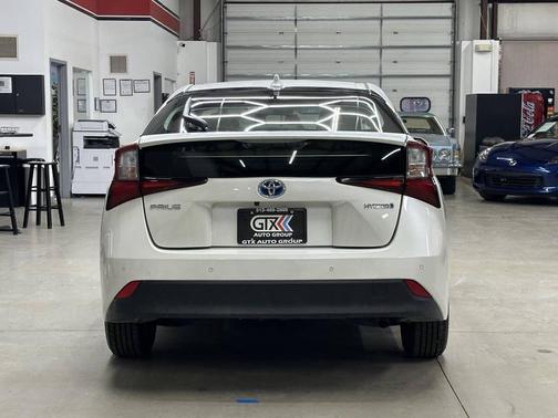 2020 Toyota Prius LE