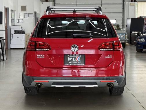 Tornado Red 2017 Volkswagen Golf Alltrack TSI S