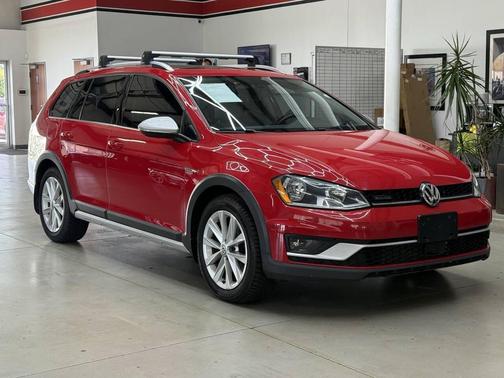 Tornado Red 2017 Volkswagen Golf Alltrack TSI S