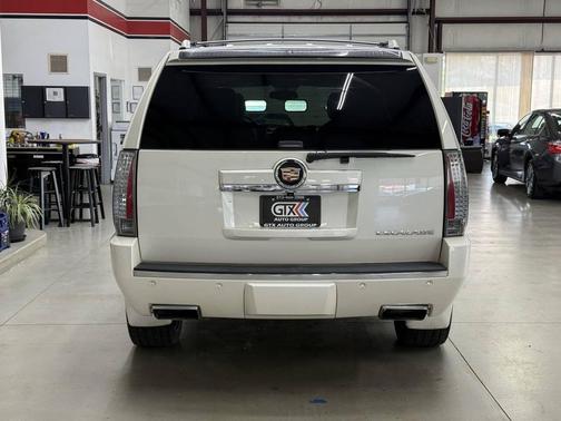 White Diamond Tricoat 2014 Cadillac Escalade Premium