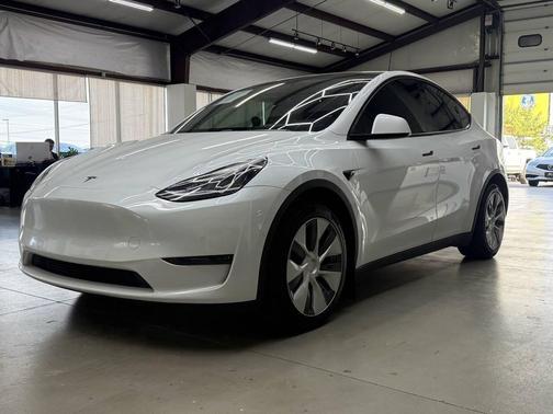 Pearl White Multi-Coat 2021 Tesla Model Y Long Range Dual Motor All-Wheel Drive