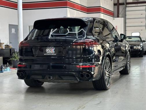 2016 Porsche Cayenne GTS