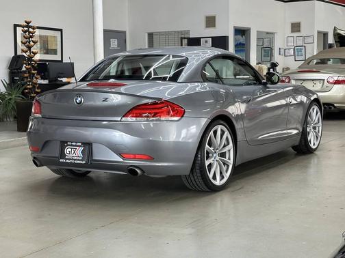 Space Gray Metallic 2009 BMW Z4 sDrive35i