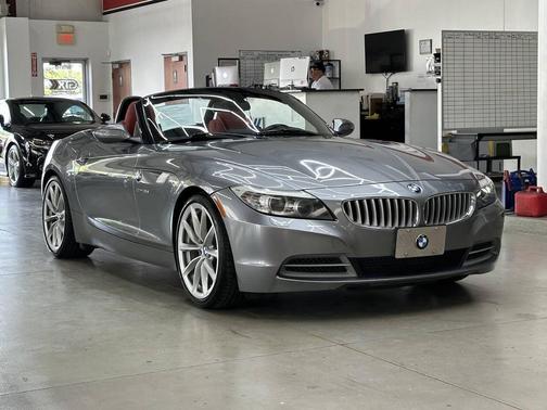 Space Gray Metallic 2009 BMW Z4 sDrive35i