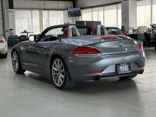 Space Gray Metallic 2009 BMW Z4 sDrive35i