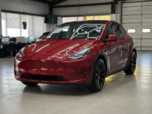 2022 Tesla Model Y Long Range Dual Motor All-Wheel Drive