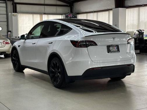 2022 Tesla Model Y Long Range Dual Motor All-Wheel Drive