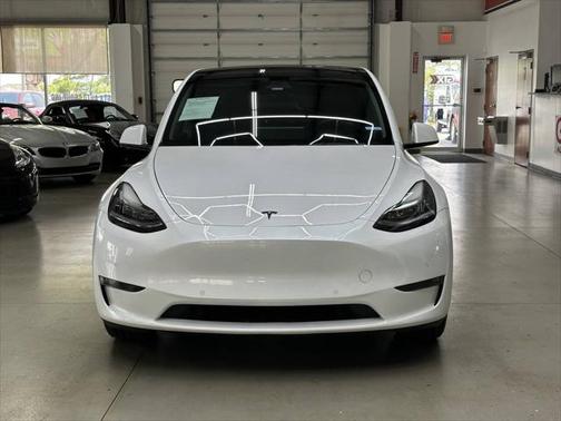 2022 Tesla Model Y Long Range Dual Motor All-Wheel Drive
