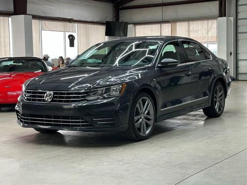 2017 Volkswagen Passat 1.8T R-Line w/Comfort