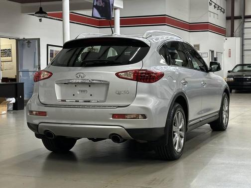 2016 INFINITI QX50 Base