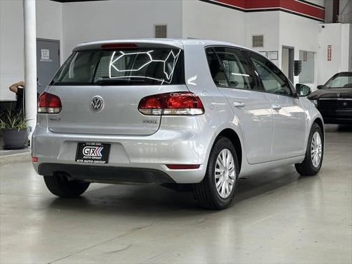 2010 Volkswagen Golf 4-Door
