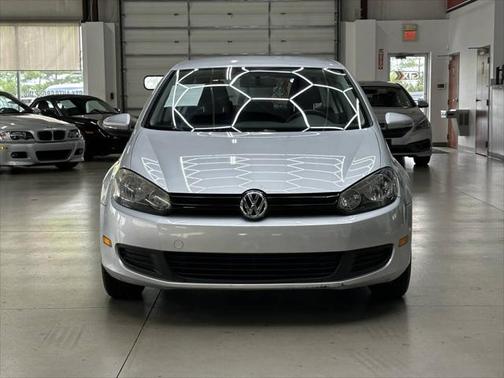 2010 Volkswagen Golf 4-Door