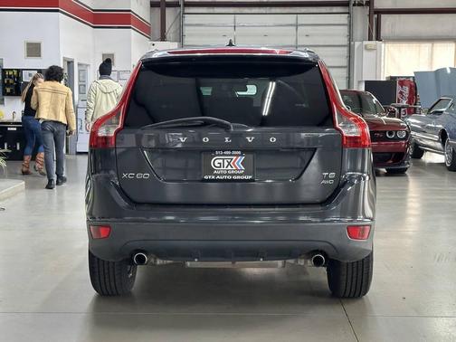 2012 Volvo XC60 T6 R-Design