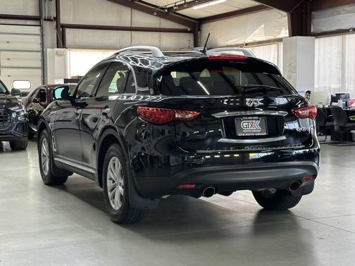 2015 INFINITI QX70 Base