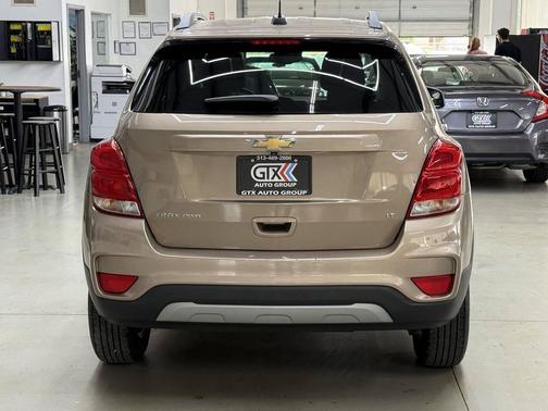 Sandy Ridge Metallic 2018 Chevrolet Trax LT