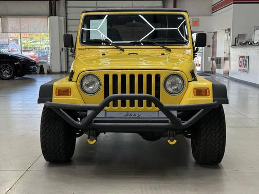 YELLOW 2002 Jeep Wrangler SE