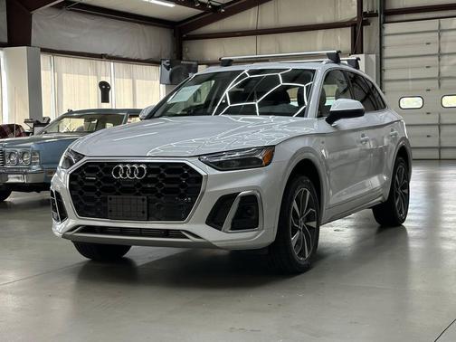 2022 Audi Q5 45 S line Premium Plus