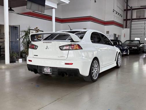 WHITE 2014 Mitsubishi Lancer Evolution GSR