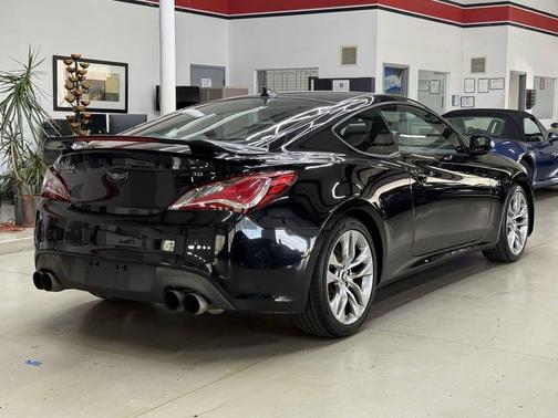 Caspian Black 2015 Hyundai Genesis Coupe 3.8 Ultimate