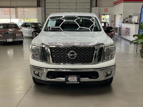 2018 Nissan Titan SV