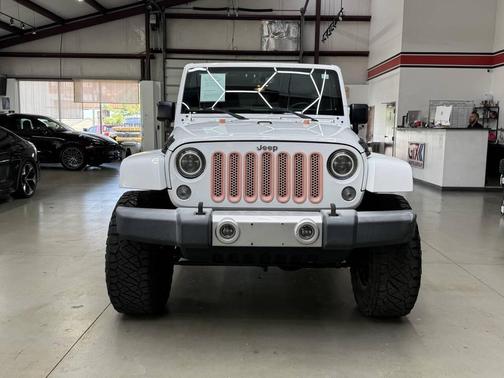Bright White Clearcoat 2015 Jeep Wrangler Unlimited Sahara