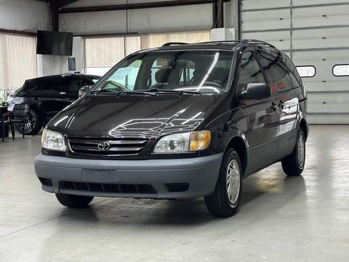 2002 Toyota Sienna CE