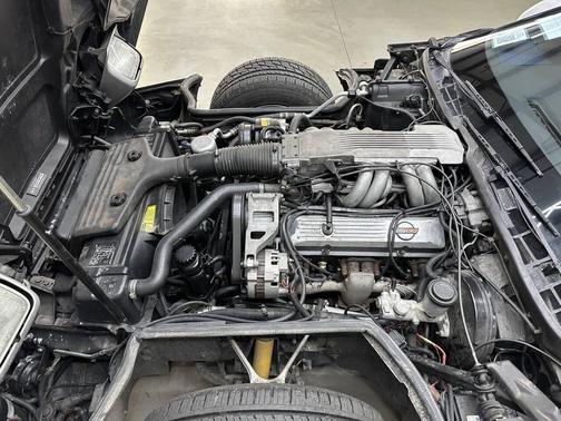 SILVER 1986 Chevrolet Corvette Base