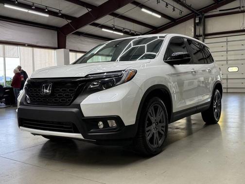 Platinum White Pearl 2020 Honda Passport AWD EX-L