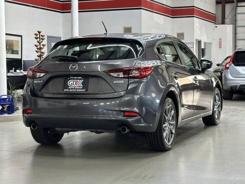 2018 Mazda Mazda3 Touring
