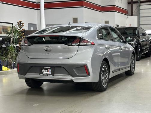 2020 Hyundai IONIQ EV SE