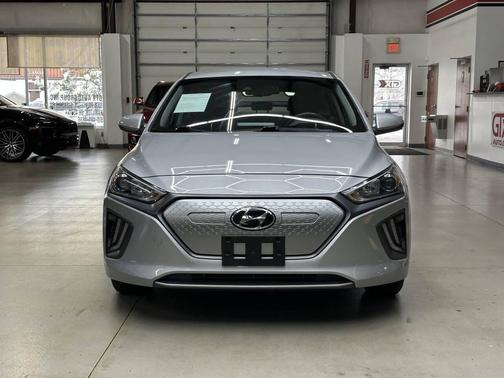 2020 Hyundai IONIQ EV SE