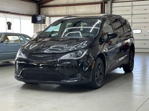 2018 Chrysler Pacifica Touring-L Plus