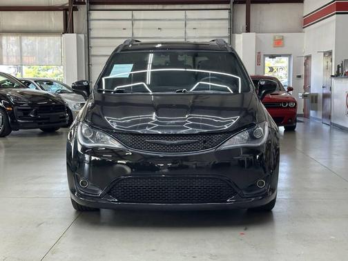 2018 Chrysler Pacifica Touring-L Plus