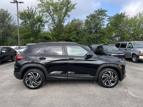 Mosaic Black Metallic 2026 Chevrolet Trailblazer RS