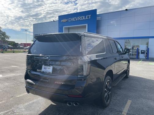 2025 Chevrolet Suburban RST