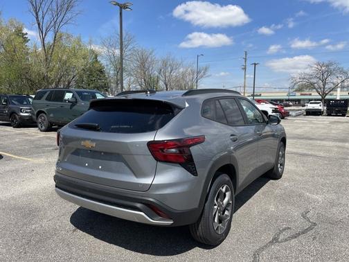 Sterling Gray Metallic 2026 Chevrolet Trax LT