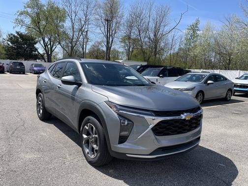 Sterling Gray Metallic 2026 Chevrolet Trax LT