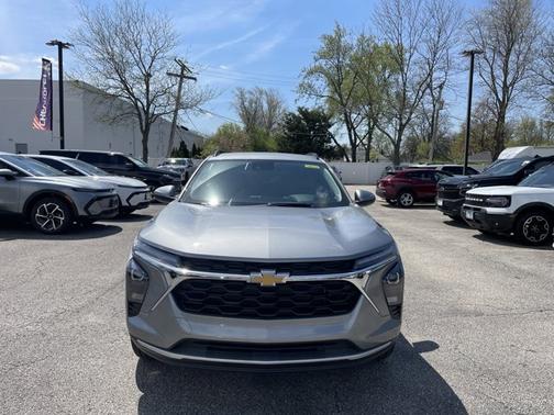 Sterling Gray Metallic 2026 Chevrolet Trax LT