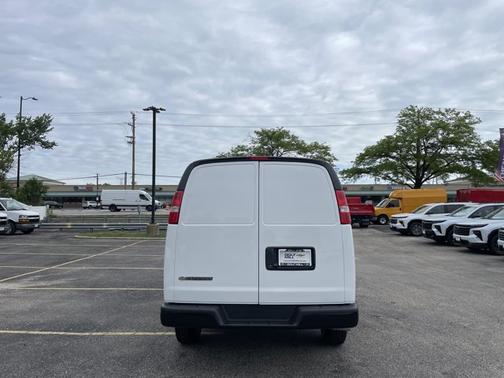Summit White 2026 Chevrolet Express 2500 LT