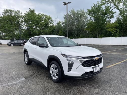 Summit White 2026 Chevrolet Trax LS