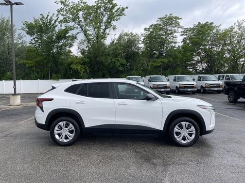 Summit White 2026 Chevrolet Trax LS